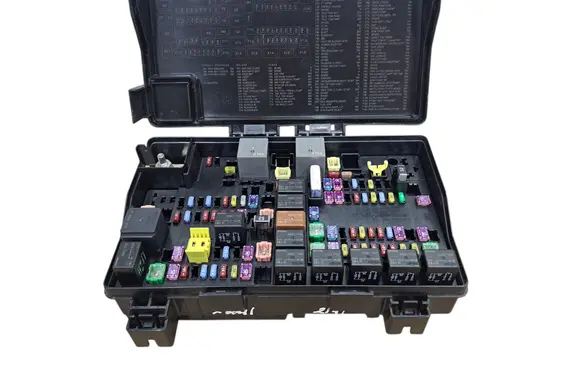 Dodge Durango III Fuse box set P68500274AA 68500274AA