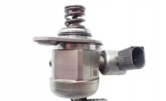 Volkswagen PASSAT B8 Fuel injection high pressure pump 04E127025D