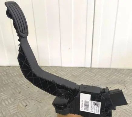 Peugeot 208 I Accelerator throttle pedal 9837891880 86ES701327646G