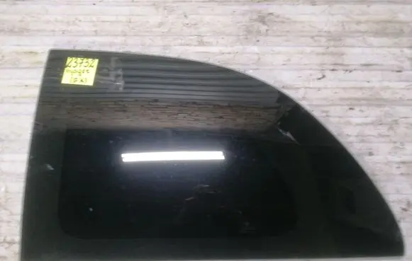 Chrysler Voyager Rear side window E643R00049