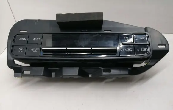 Toyota Auris E180 Climate control unit 75H695 5546802030 3860C77A