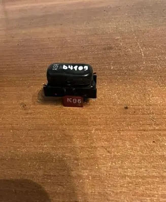 Traction control (ASR) switch