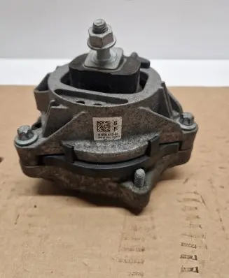 BMW 4 F36 Gran coupe Engine mount bracket 6859412