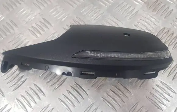 Renault Captur II Mirror indicator light 963055518R Z8T94902