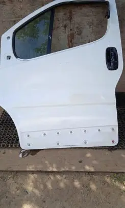 Opel Vivaro Front door
