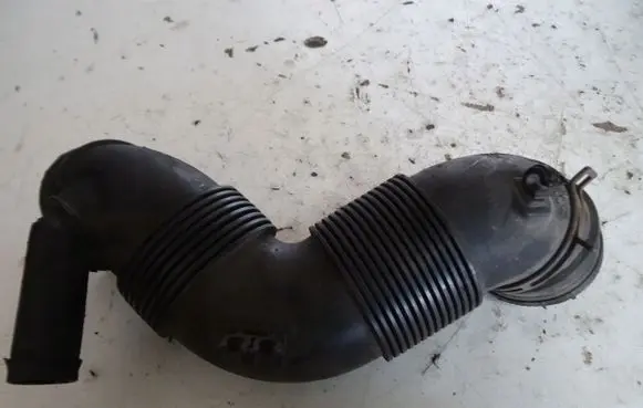 Volkswagen Caddy Air intake duct part 3C0129654M