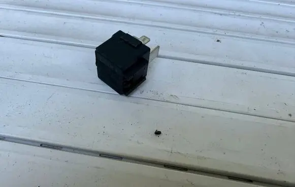 Nissan Qashqai Other relay 252309F915