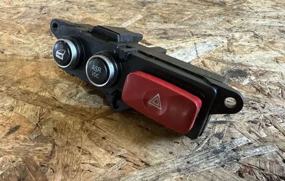 Alfa Romeo 159 Hazard light switch 156067821