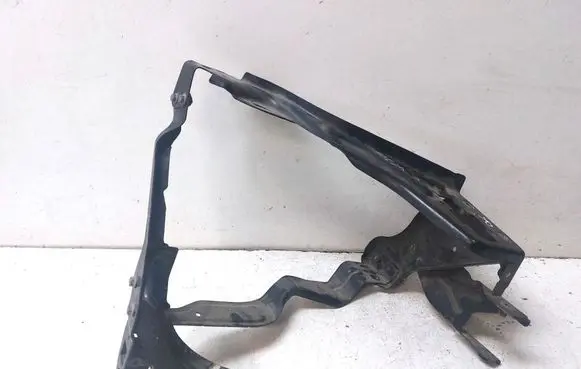 Mercedes-Benz C W204 Radiator support slam panel A2046200291
