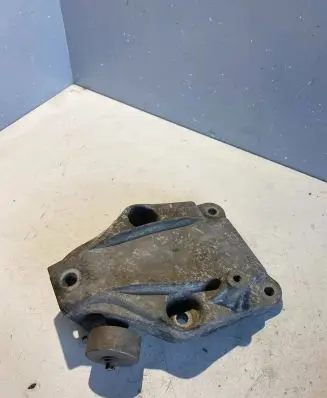 BMW 5 GT F07 Engine mounting bracket 6777623 13992010