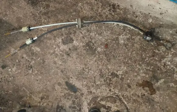 Opel Astra H Gear shift cable linkage 13110708