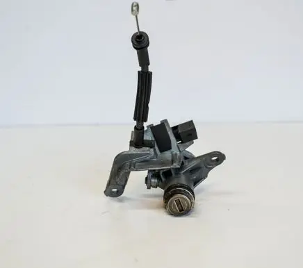 Audi A8 S8 D3 4E Tailgate/trunk/boot lock/catch/latch 4E0827573