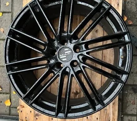 R20 alloy rim