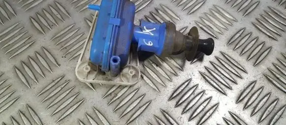 Audi 80 90 S2 B4 Central locking vacuum pump 893862153d