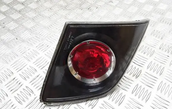 Mazda 3 I Tailgate rear/tail lights P2913