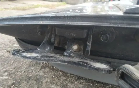Chrysler 300 - 300C Rear door lower hinge