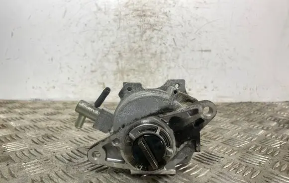 Mitsubishi Eclipse Cross Vacuum pump