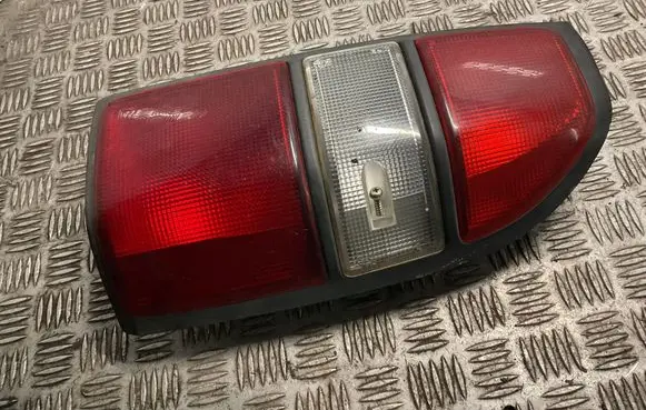 Toyota Land Cruiser (HDJ90) Rear/tail lights 
