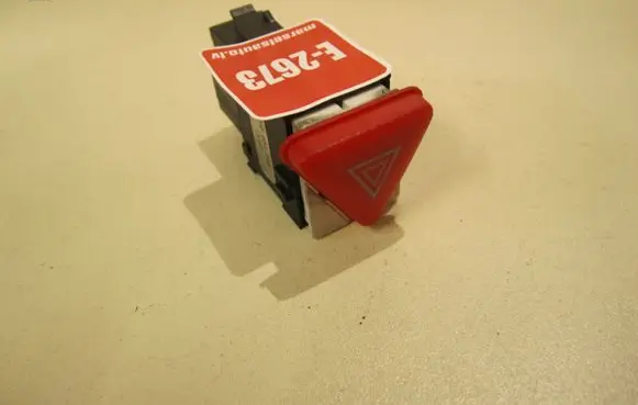 Skoda Fabia Mk1 (6Y) Hazard light switch 6Y0953235
