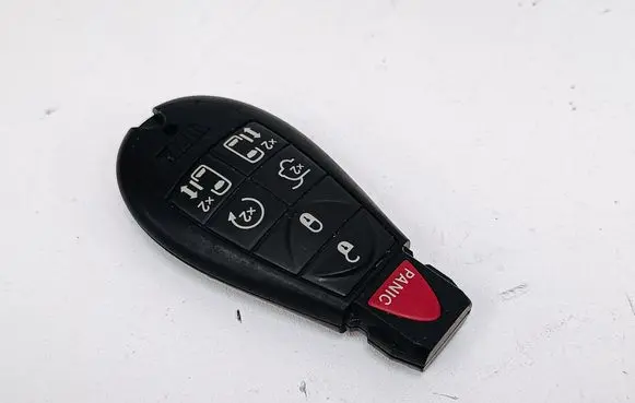 Chrysler Town u0026 Country V Ignition key/card 05026590AG