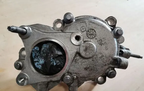 Peugeot Boxer Vacuum pump 9674992180 6574021