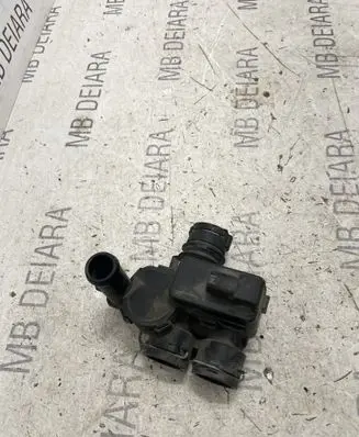 Mercedes-Benz E W211 Coolant heater control valve A2118320584