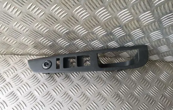 KIA Ceed Front door window switch trim 823511H010
