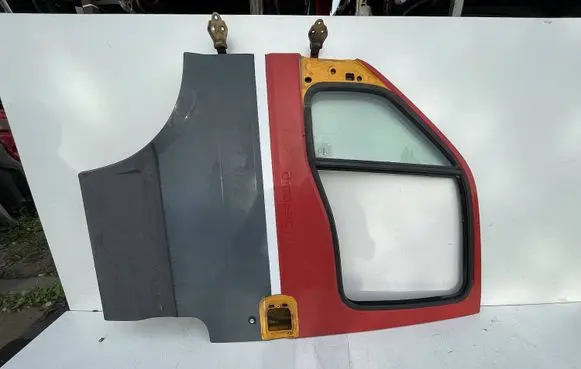 Iveco Daily 35.8 - 9 Front door