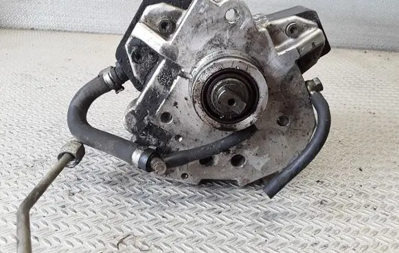 Volvo S60 Fuel injection high pressure pump 0445010043 8689590