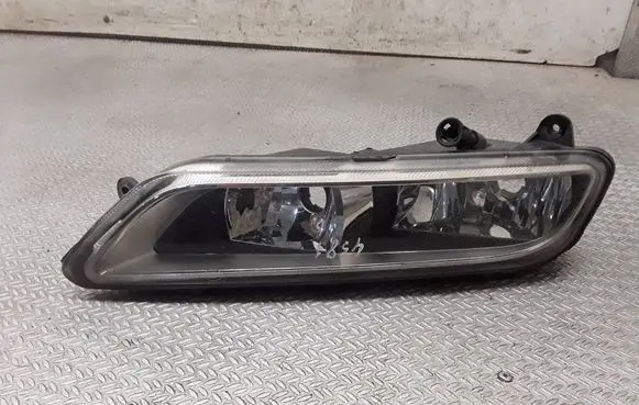Volkswagen PASSAT B7 Front fog light