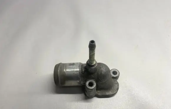 Ford Mustang VI Thermostat housing FR3E8594BA