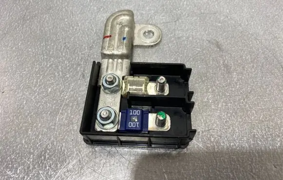 Mitsubishi Outlander Battery relay fuse 5608