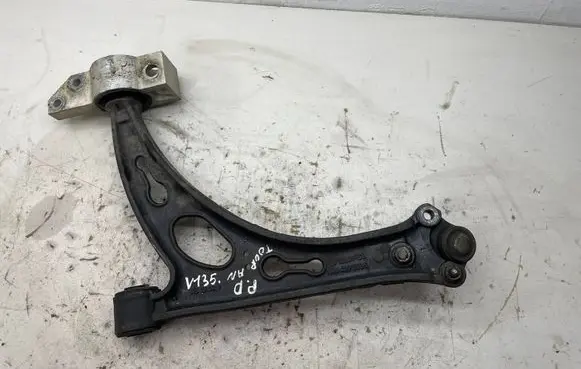 Volkswagen Touran I Front lower control arm/wishbone 1K0407153G