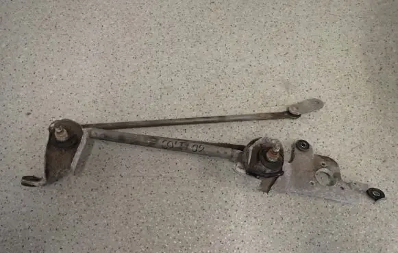Mitsubishi Colt Front wiper linkage 