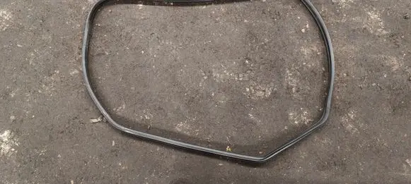 BMW 3 E90 E91 Rear door rubber seal (on body) 7247261