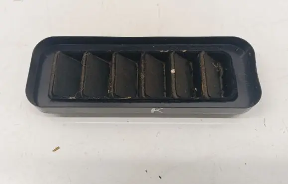 Mitsubishi L200 Quarter panel pressure vent 