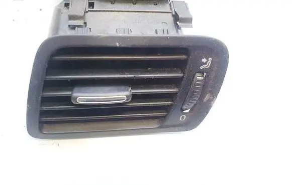 Volkswagen PASSAT B6 Dash center air vent grill 3c1819701e t0024359