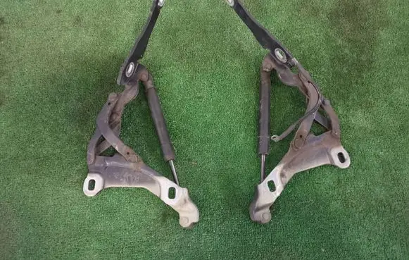 Mini One - Cooper Coupe R56 Engine bonnet/hood hinges 7148864