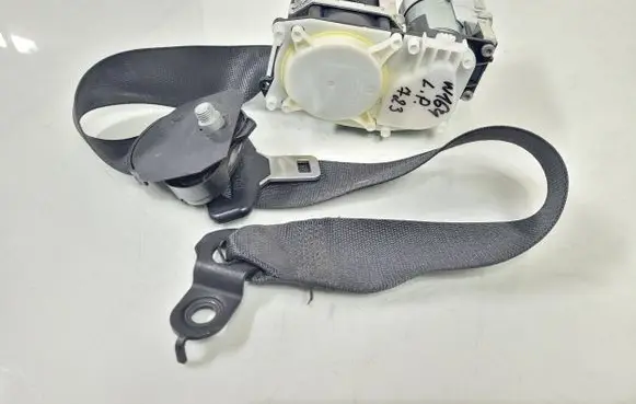 Mercedes-Benz ML W164 Front seatbelt A2518603186