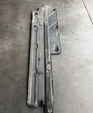 Mercedes-Benz E A207 Side bottom protection A2076100108 A2046100108