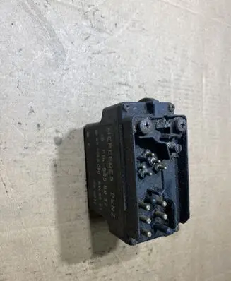 Mercedes-Benz Sprinter W901 W902 W903 W904 Glow plug pre-heat relay 0165458932 899055000