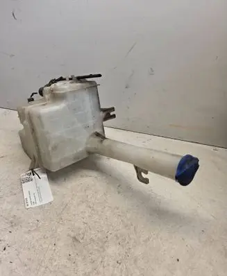 KIA Sorento Windshield washer fluid reservoir/tank 986103S000