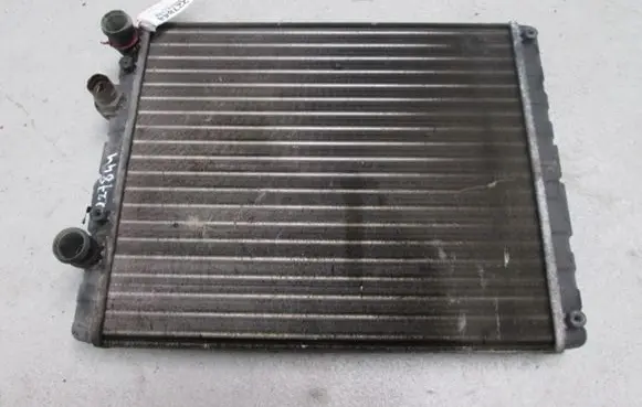 Volkswagen Polo III 6N 6N2 6NF Coolant radiator