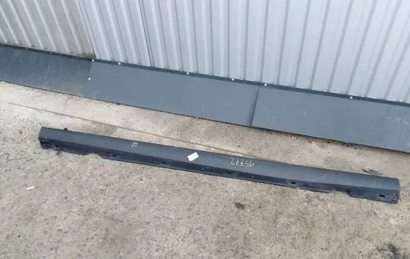 Ford Focus Front sill (body part) JX7B-A101D57-A