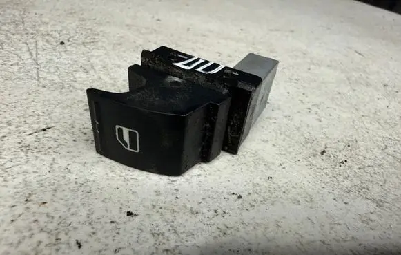 Volkswagen Golf V Electric window control switch 7L6959855B