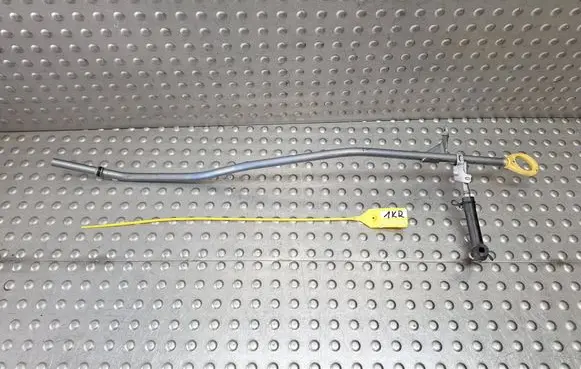 Toyota Aygo AB40 Oil level dip stick S27730203