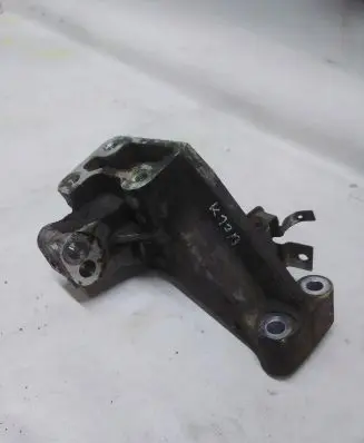 Opel Agila B Engine mounting bracket