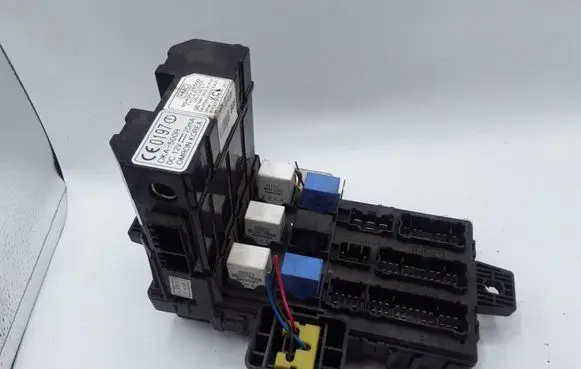 Hyundai Santa Fe Fuse module 9540026500