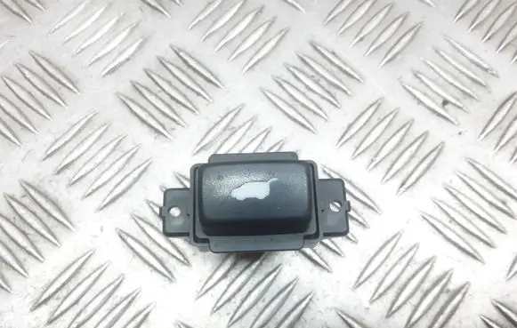 Honda Accord Tailgate/boot open switch button M20419