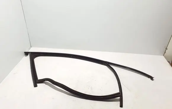 Porsche Macan (95B) Front door rubber seal 95B837432D